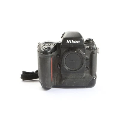 Nikon F5 + Gut (277854) - Bild 1 von 4