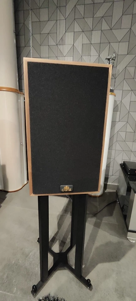 Castle Duke noce diffusori 2 vie bass reflex demo esposizione con stand inclusi - Immagine 3 di 4