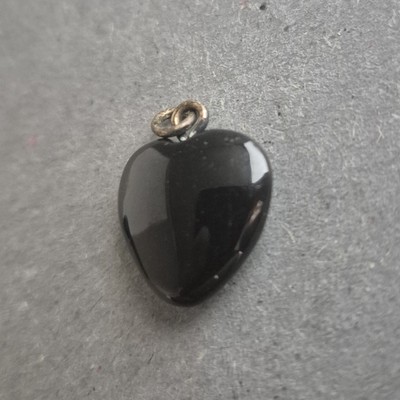 Herzanhänger aus schwarzem Onyx   Zeitloser Vintage-Schmuck