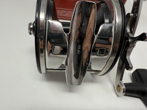 Penn 309M Super Peer Level Wind Fishing Reel Vintage w/ Box, NOS free ship USA - Picture 6 of 7