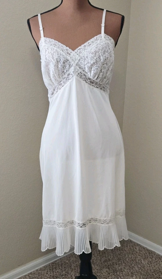 Vestido sin Mangas Van Raalte Vintage Opaquelón 34 Encaje Plisado Volantes Años 60 Rockabilly Foto 2 de 4