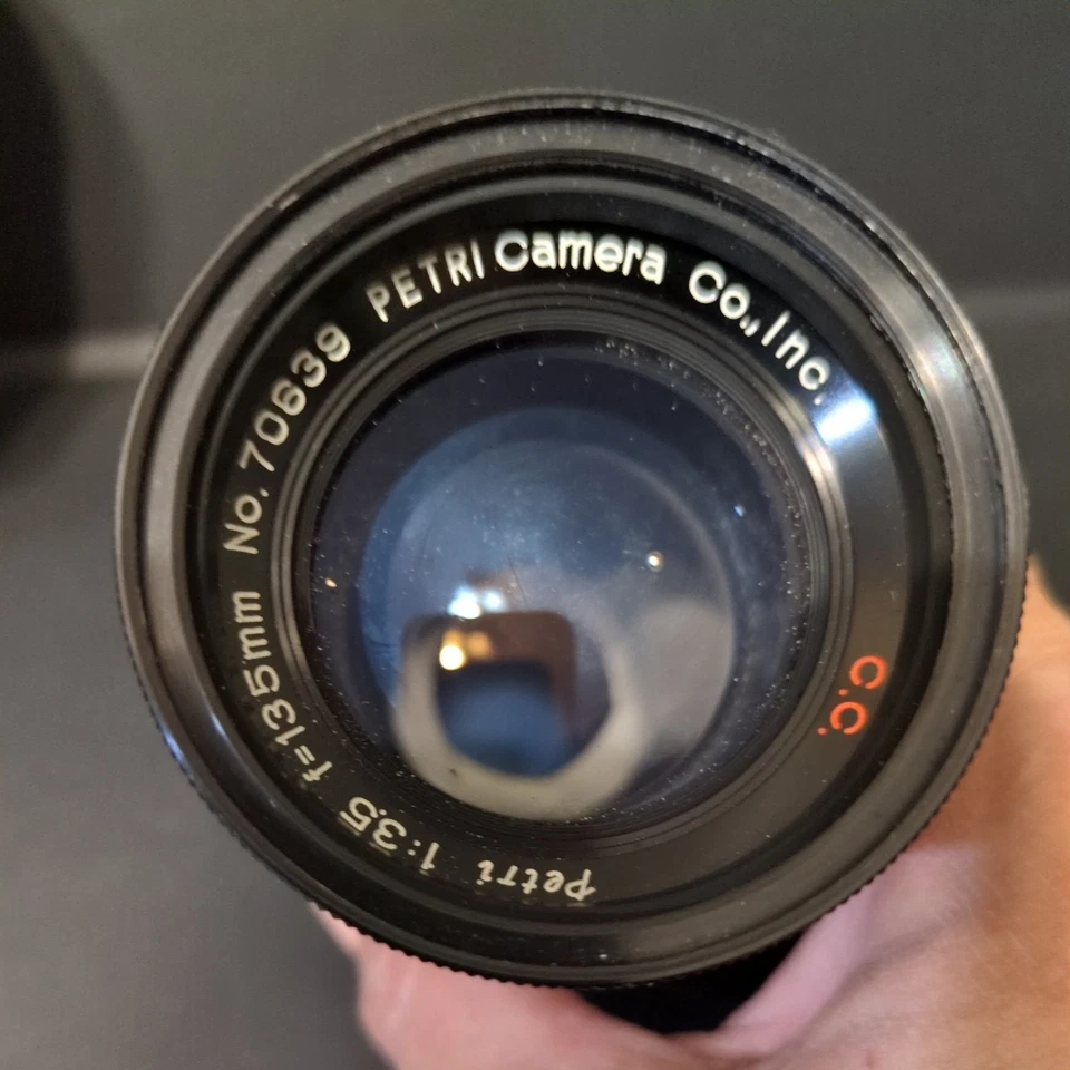 Teleobjetivo Petri 1:3.5 135 mm F3.5, tapa trasera y estuche Foto 3 de 4
