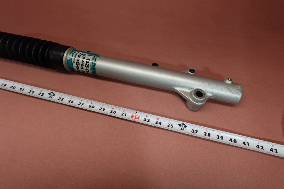 Tubo amortiguador horquilla delantera izquierda Kawasaki KLR650 1987-2007 Foto 4 de 4