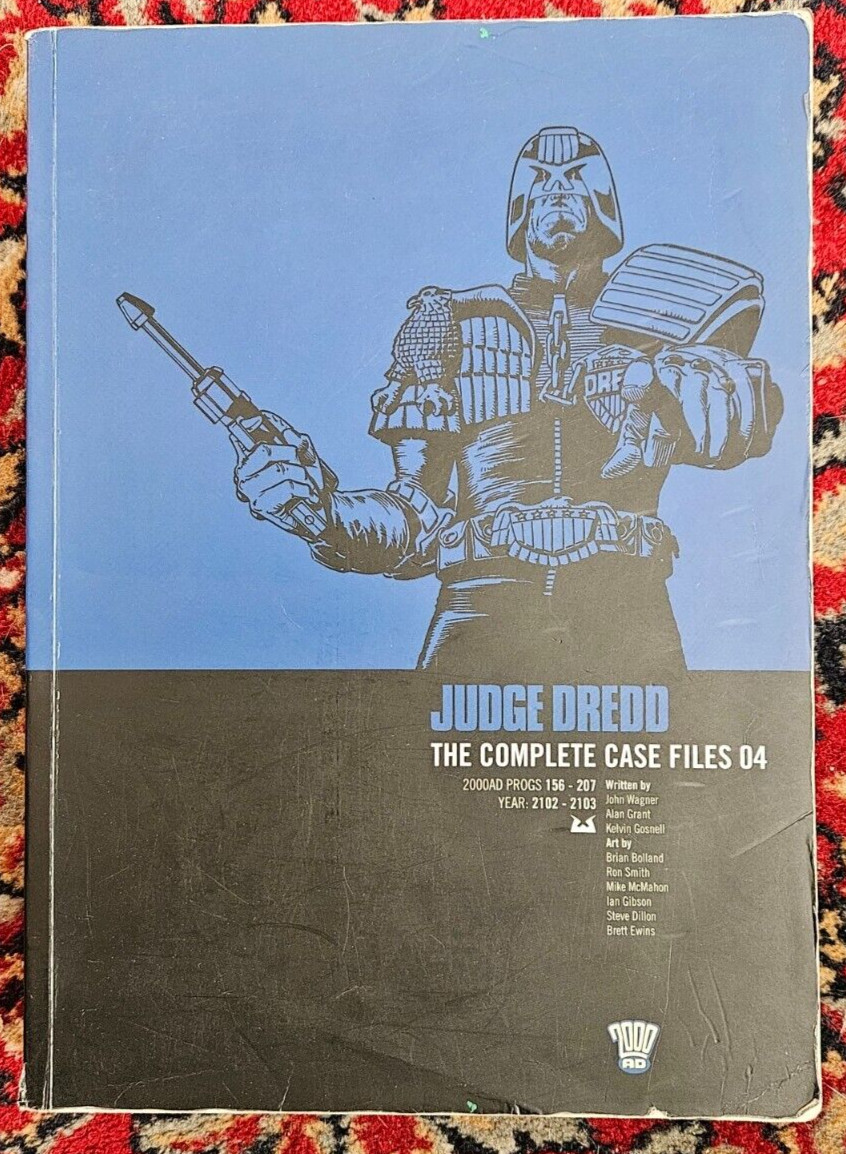Judge Dredd - The Complete Case Files 04 PAPERBACK BOOK -WB8