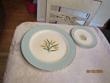 Vintage International D.S. Co Alliance Blue Viking Wheat Dinner Salad Plates NOS