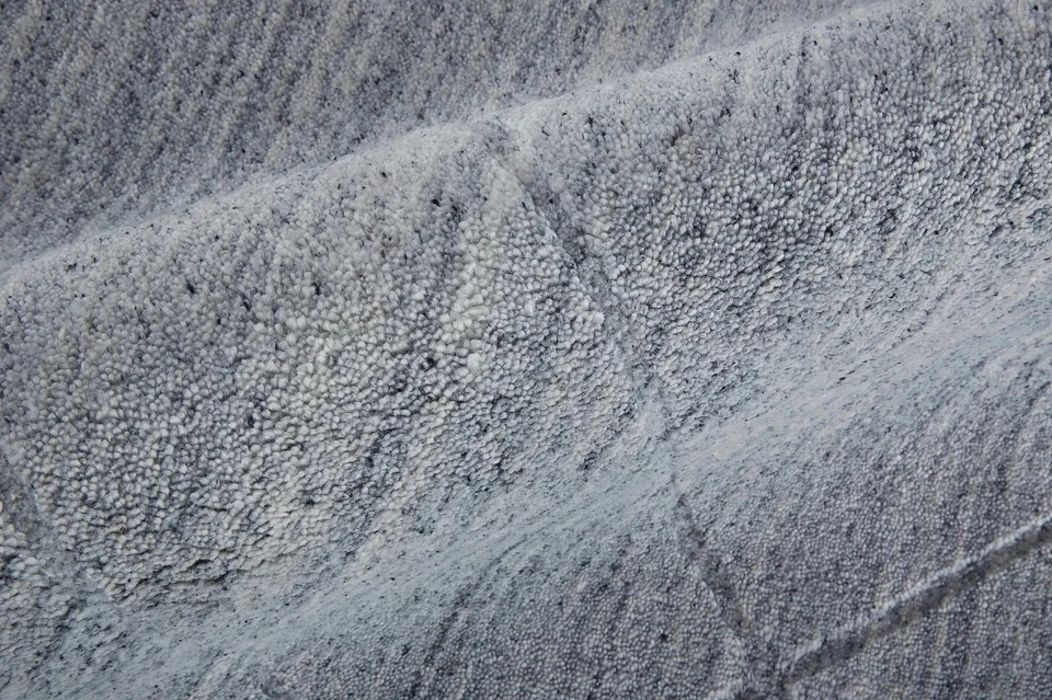 Hand Loom Wool Viscose Carpet & Handmade Rugs Color Silver For Hall Room Rug - Image 4 of 4