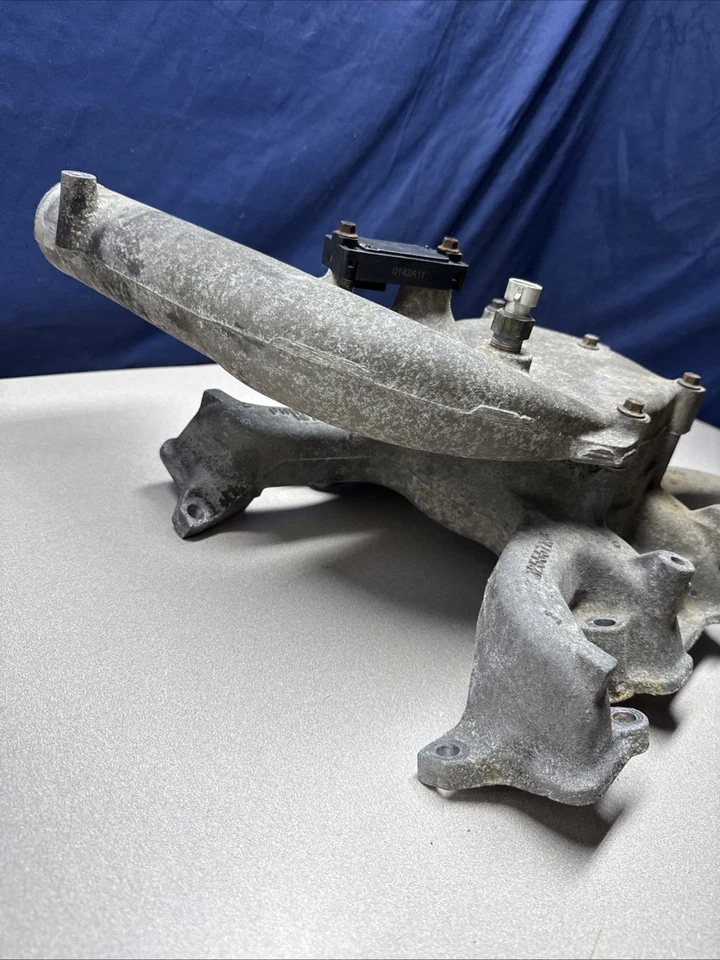 Chevy GMC C/K 2500 3500 6.5 Diesel Engine Intake Manifold & Air Intake Elbow OEM - Image 4 of 4