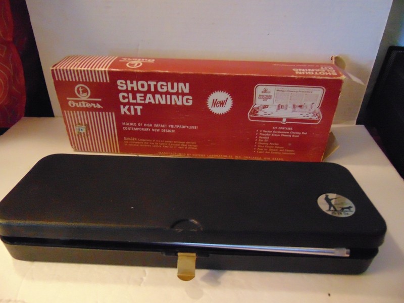 OUTERS 20 GAUGE SHOTGUN CLEANING KIT-VINTAGE, NEVER USED--ORIGINAL BOX