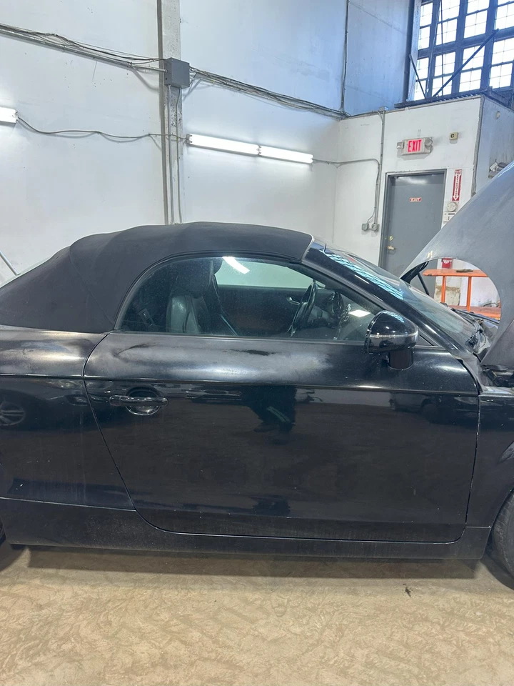 Used Front Right Door Assembly Front fits: 2008 Audi TT R. Conv Front Right Grad - Imagem 3 de 4