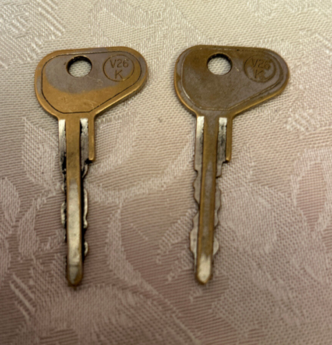 2- Original 1969 Volkswagen Keys - Picture 2 of 2