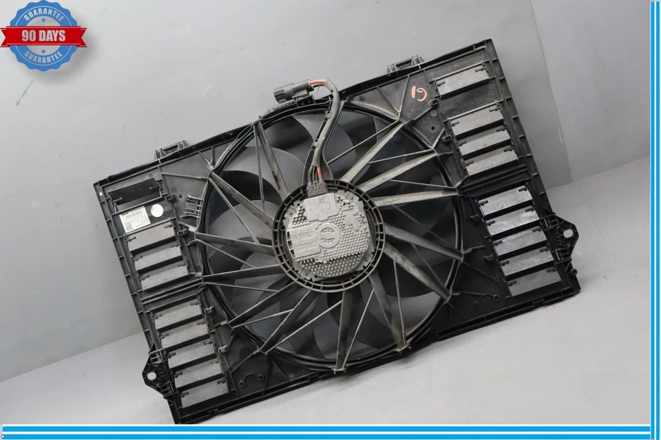 Ventilador de refrigeración del radiador del motor 10-16 Porsche Panamera 970 97010606106 OEM Foto 3 de 4