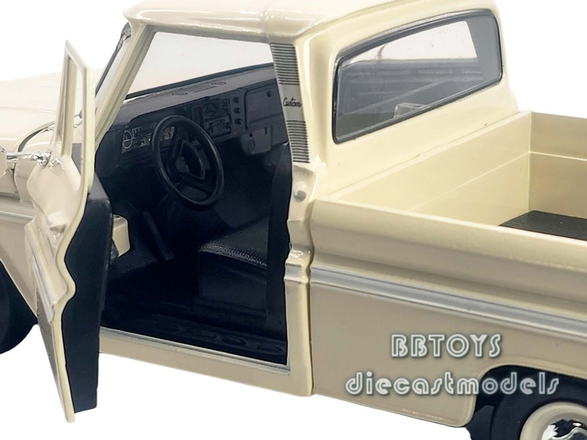 1966 CHEVROLET C10 FLEETSIDE PICKUP CREAM 1/24 DIECAST MODEL