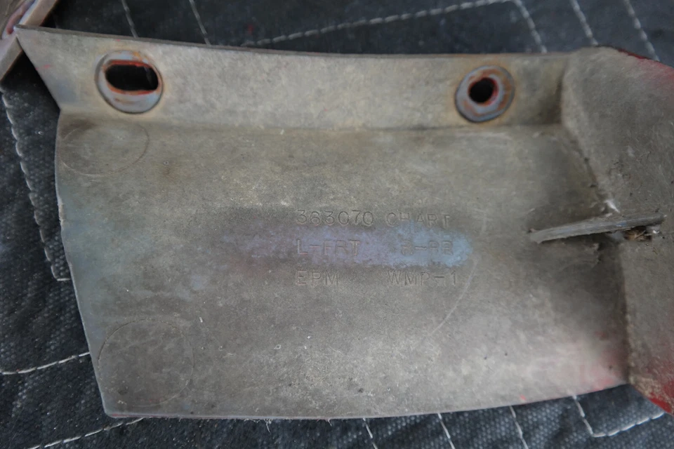 Chevette 1975 76 bumper end cap rubber trim fender corner ext bumper filler #2 - Image 4 of 4