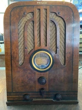 Antique PHILCO 37-620B Tombstone Radio  1937