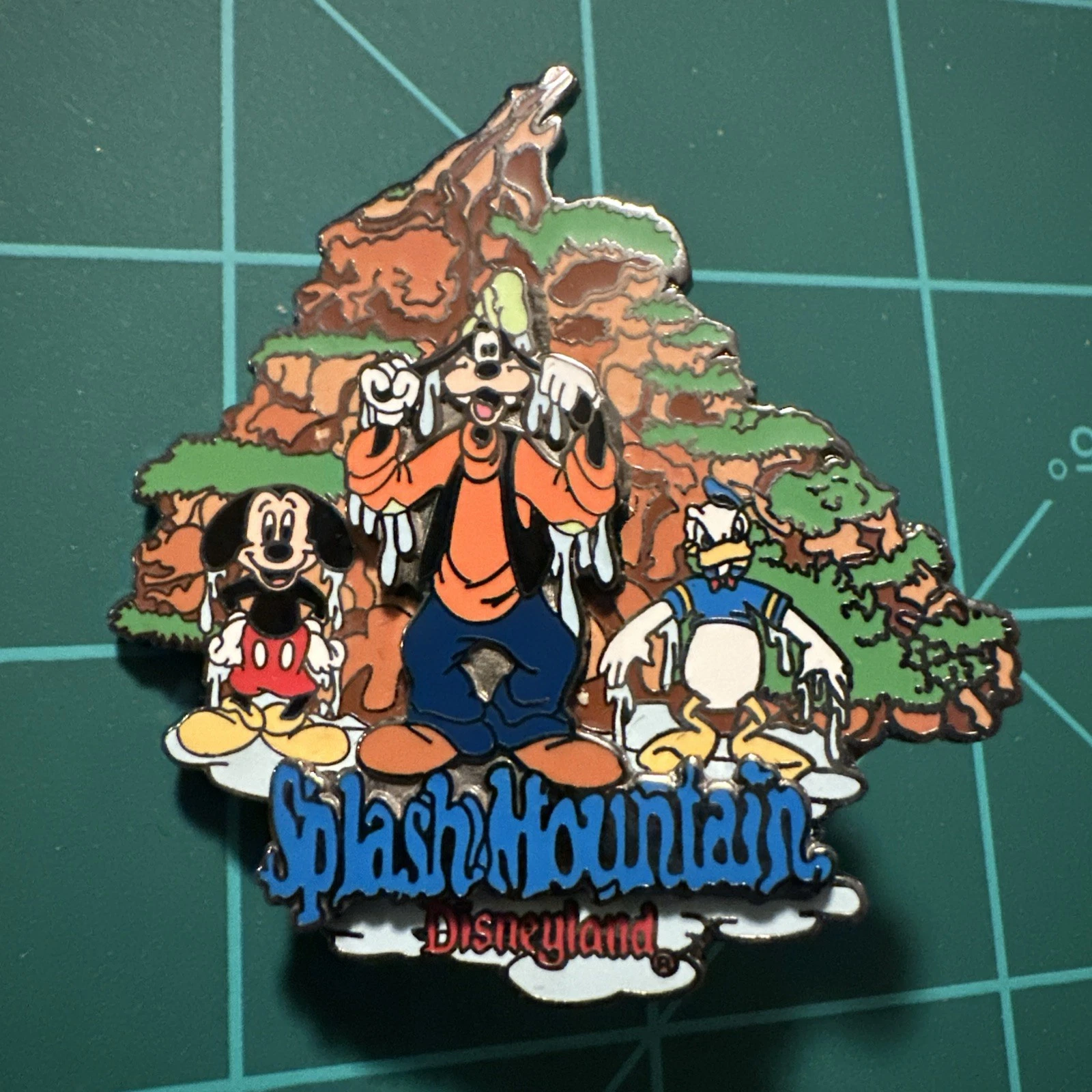 Disneyland Splash Mountain Pin Mickey, Donald Duck Goofy Retired