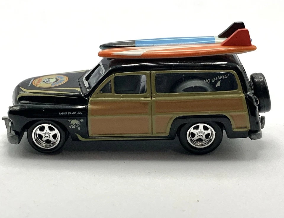Johnny Lightning Surf Rods 1950 Mercury Woody Wagon Black Fear No Sharks - Image 2 of 4