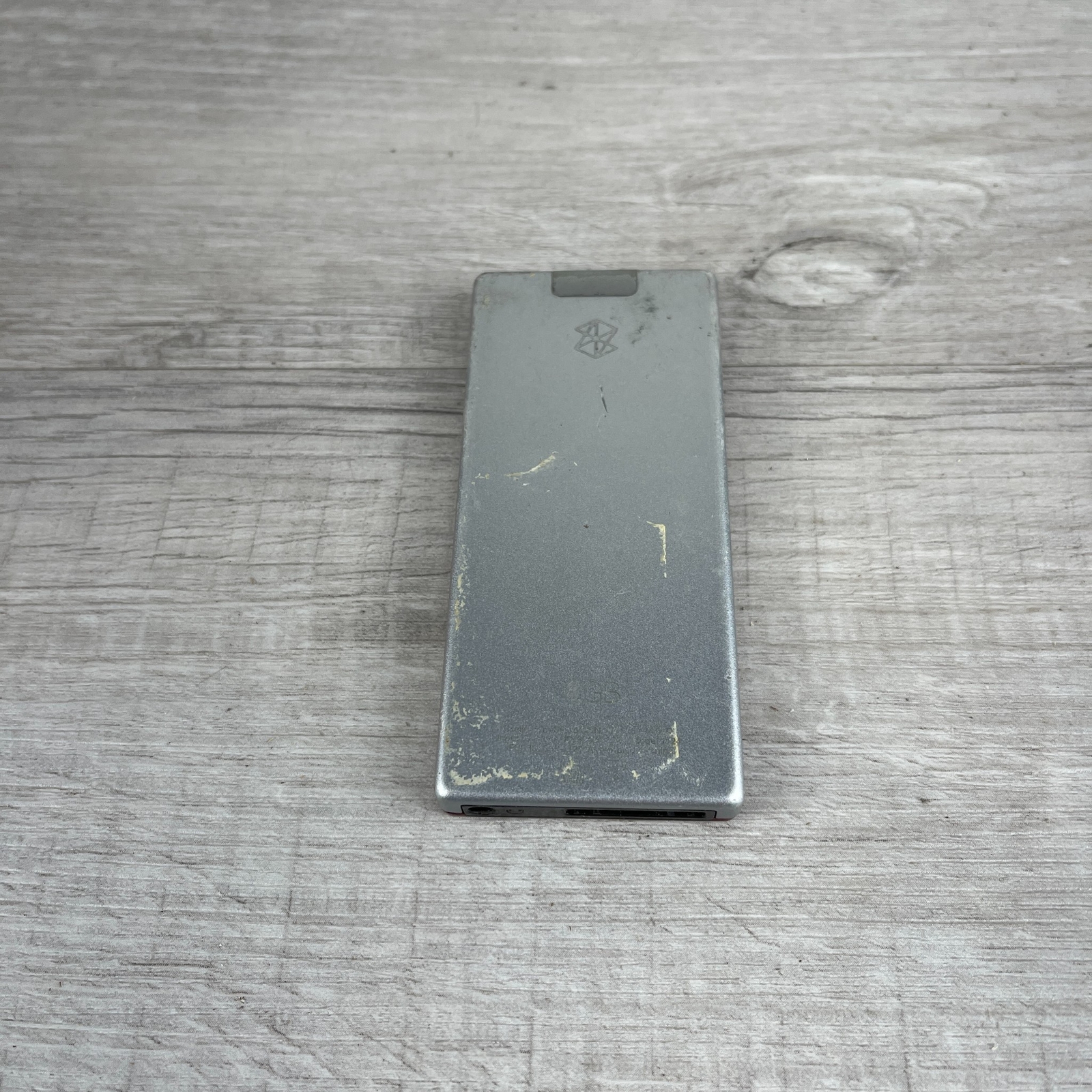 Microsoft Zune 1124 Red 4GB 1.8inches Color Screen Video MP3 Media