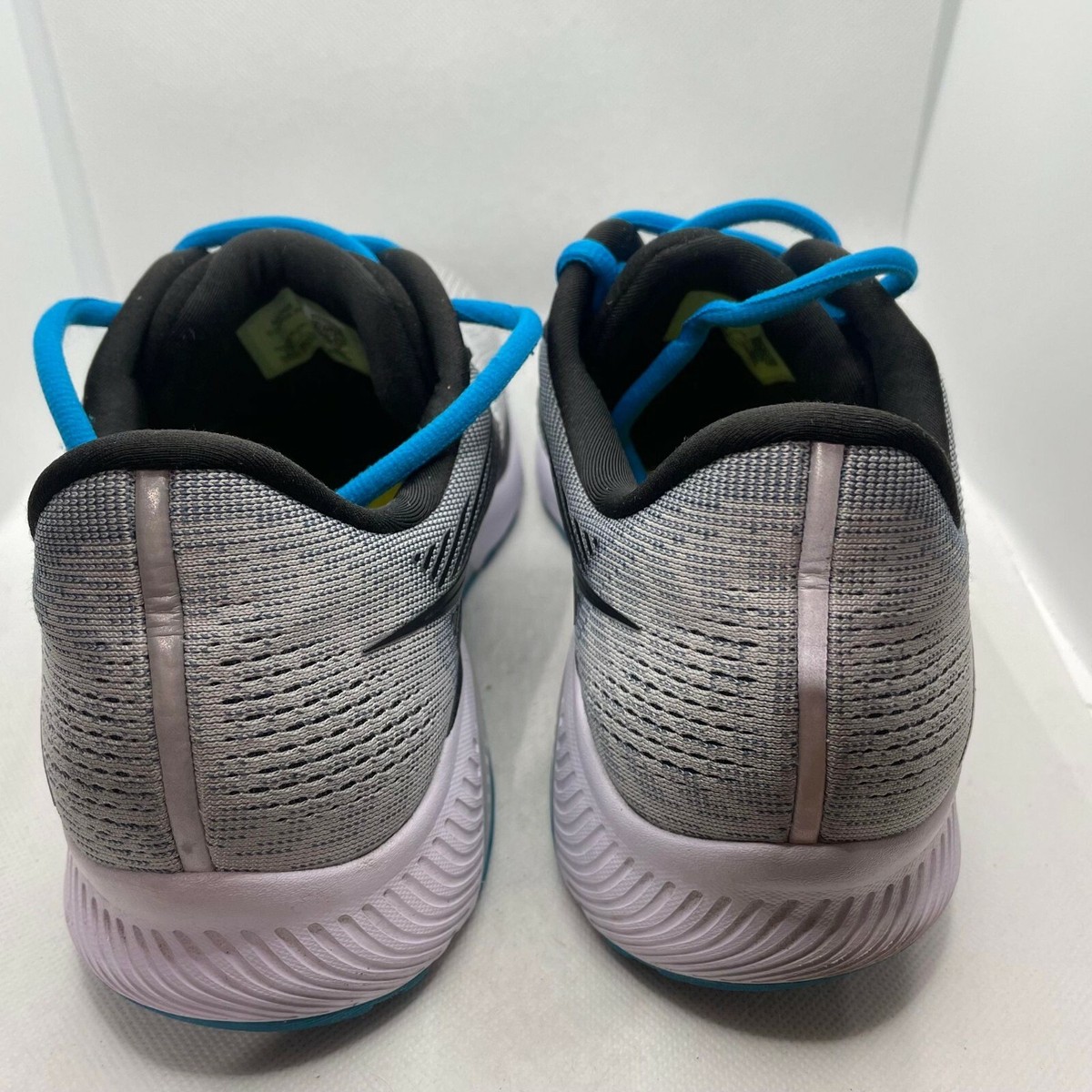 Saucony Mens Guide 14 Wide Gray Blue Running Shoes Size 9.5&11.5 W S20655-55 Cut in half: Saucony Guide 14 Review | RunRepeat main image 2