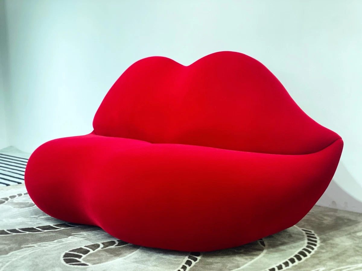 Bocca sofa 2024