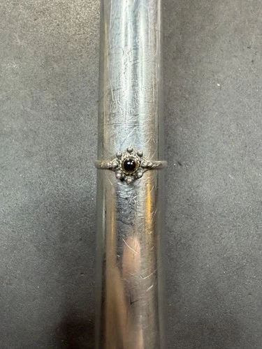 1.1g VTG Sterling Silver 980 Black Stone Ring Size 7.5 Jewelry Lot M