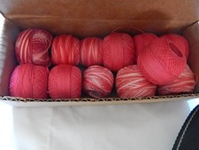 Lot with 6 solid 6 mixed rose tatting thread