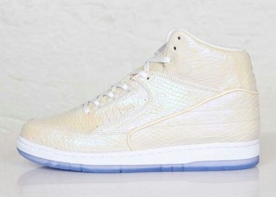 Nike Air Python PRM UK 8,5 UK 9 - 705066 101