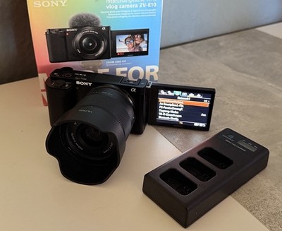Sony ZV-E10 Systemkamera + Viltrox 25mm F1.7 AF + Akku + OVP Zubehörpaket