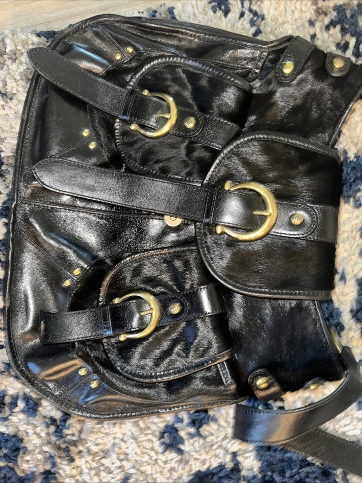 Bolso Hobo Kate Landry Cuero Esmaltado Pelo de Becerro Antiguo Latón Bolsillos Frontales De Colección Foto 3 de 4