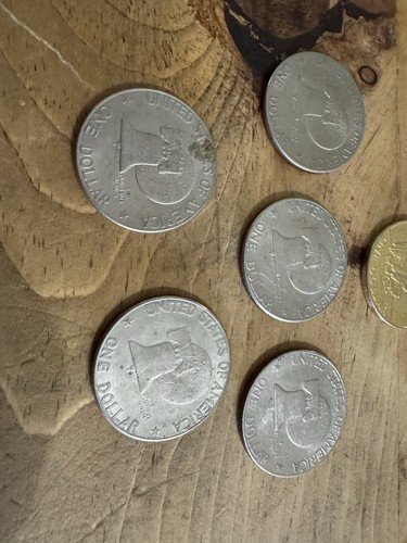 Eisenhower Dollar Lot 43 coins in total. Includes 1 gold and 5 bicentennial. - Picture 4 of 7