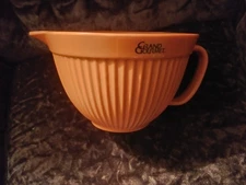 VINTAGE GRAND GOURMET ORANGE BATTER BOWL WITH HANDLE