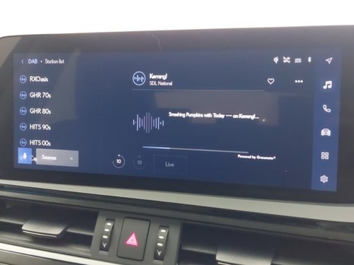 2022 Lexus ES 300h 2.5 4dr CVT Saloon Hybrid Automatic - Picture 14 of 19