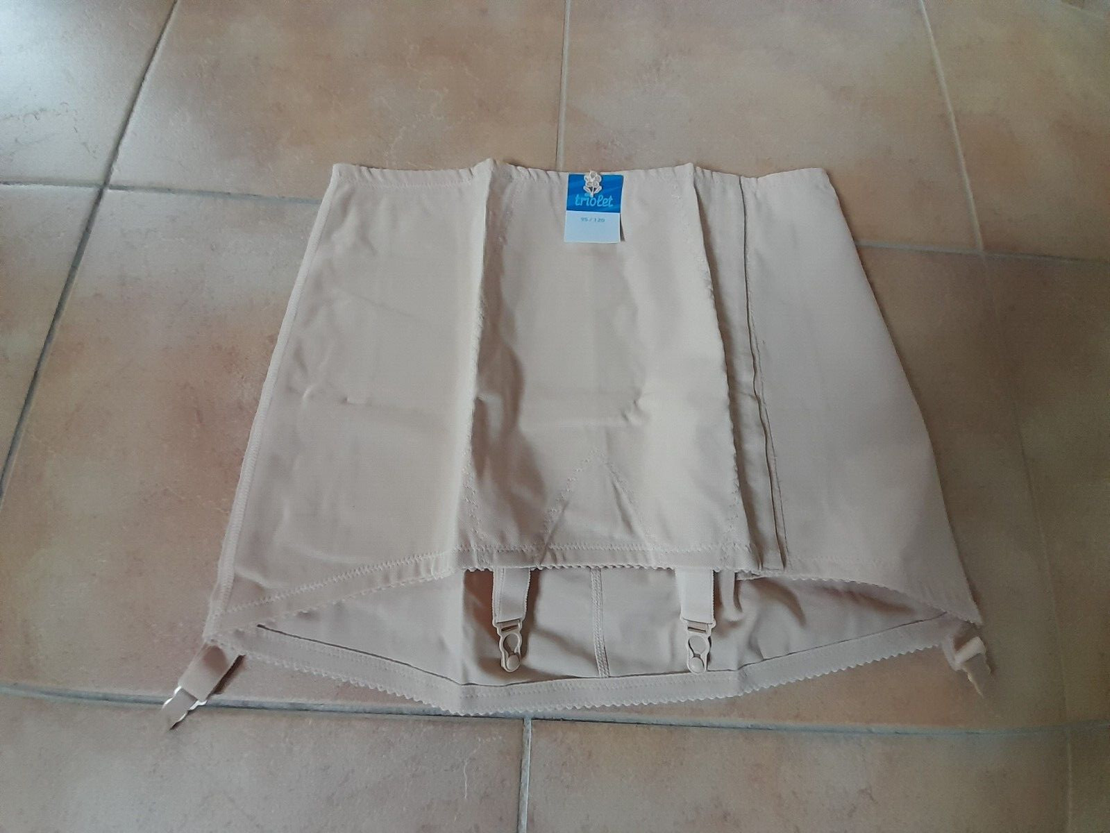 TRIOLET GAINE JARRETELLES COULEUR CHAIR TAILLE 95/120 Neuf avec étiquettes