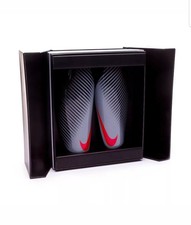 nike protegga carbonite