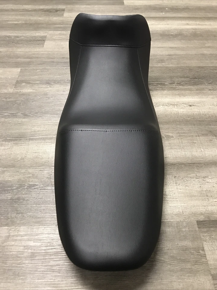 SUZUKI KATANA GSX750F 1998-2002 ASIENTO "NUEVO" PARTE # 45100-08F01-V09 Foto 2 de 4