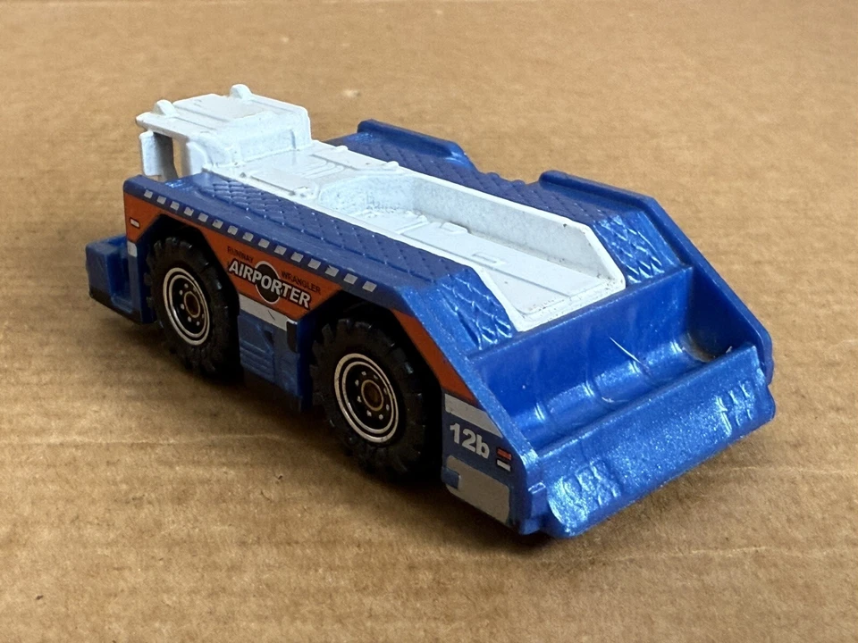 Matchbox Runway Wrangler, MB 973, 2015 Series, Die Cast, Plastic, Rare, Blue. - Image 3 of 4