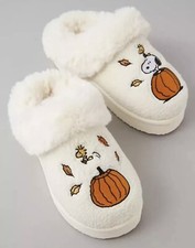 AE Fall Peanuts Snoopy Woodstock Pumpkin Slippers SIZE 8 American Eagle