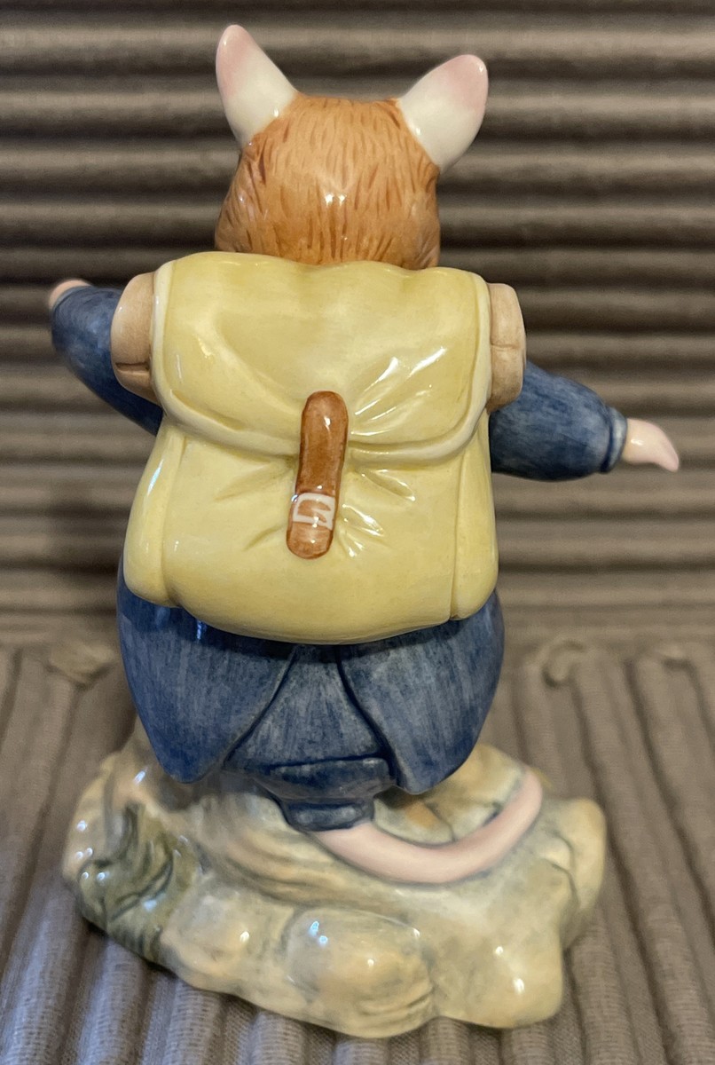 DBH55 FLAX WEAVER ブランブリーヘッジ ハイヒルズ　登山 Royal Doulton Brambly Hedge Flax Weaver DBH 55. High Hills Coll