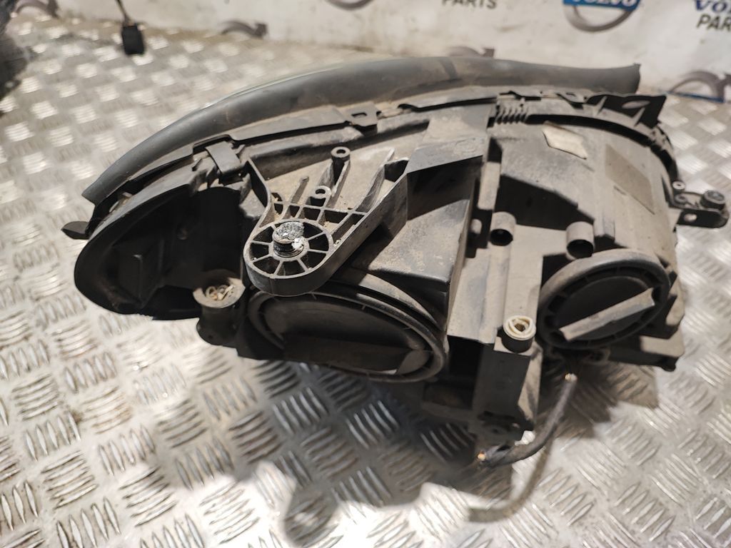 Mercedes-Benz C W204 2011 headlight headlamp A2048205759 AAI16925