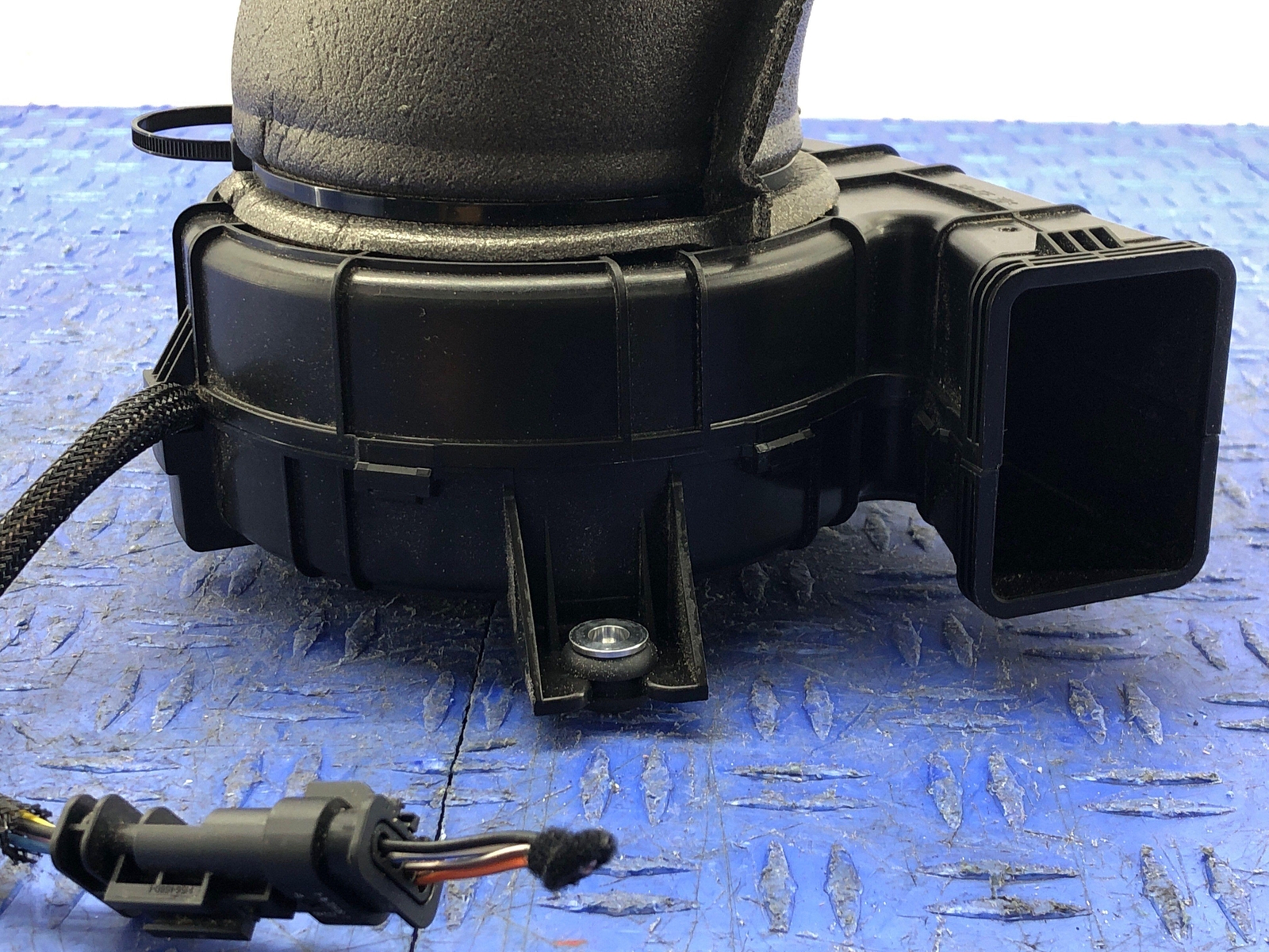 2023 MASERATI GRECALE REAR TRUNK FAN BLOWER MOTOR BATTERY COOLER 670156431