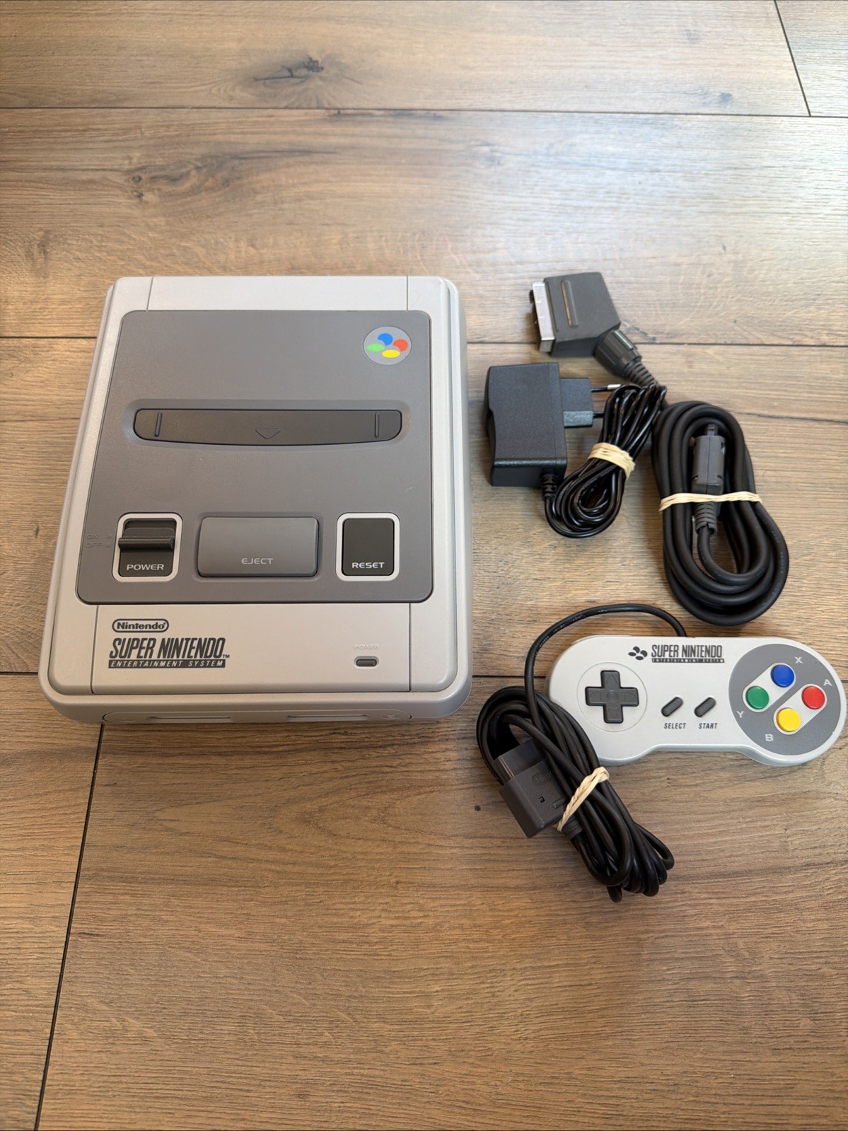 Console Super Nintendo avec câble et manette - non jaunie