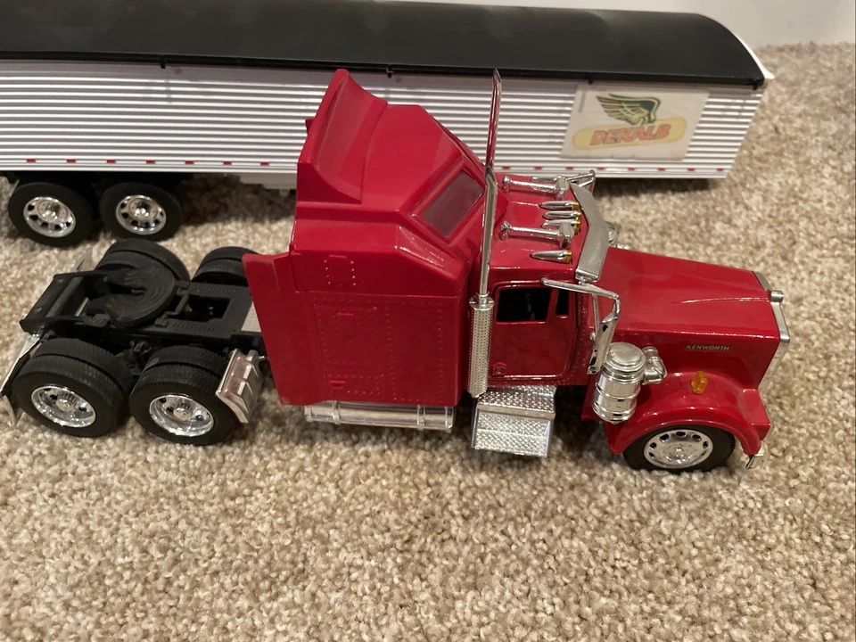 Kenworth W900 Truck Tractor Red 1/32 Diecast Model by New Ray RARE  - Image 2 of 4