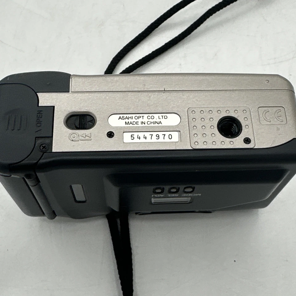 Pentax PC-330 35mm Film Camera Point and Shoot Built-In Flash 26mm Lens Vintage - Image 3 of 4