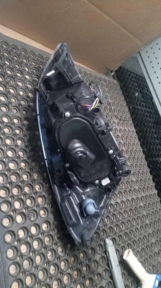 2012 Volvo S60 Left Headlight Assembly Blue Aftermarket 217504 195K Miles - Image 2 of 4