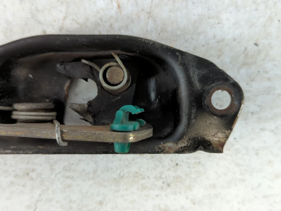 Chevrolet Avalanche 1500 2005 puerta trasera pestillo X8M7S Foto 3 de 4