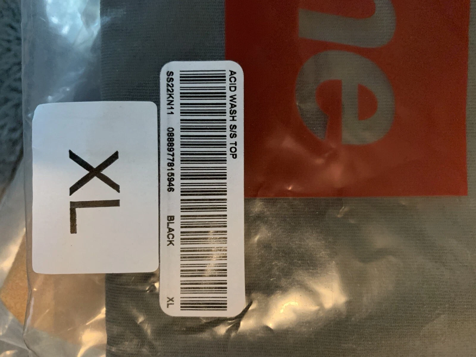 Supreme acid wash SS22 T shirt noir XL neuf dans son emballage non ouvert