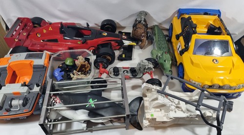Large Collection of Action Man Figures, Vehicles, Accessories, Mags, Collectable - Picture 3 of 23