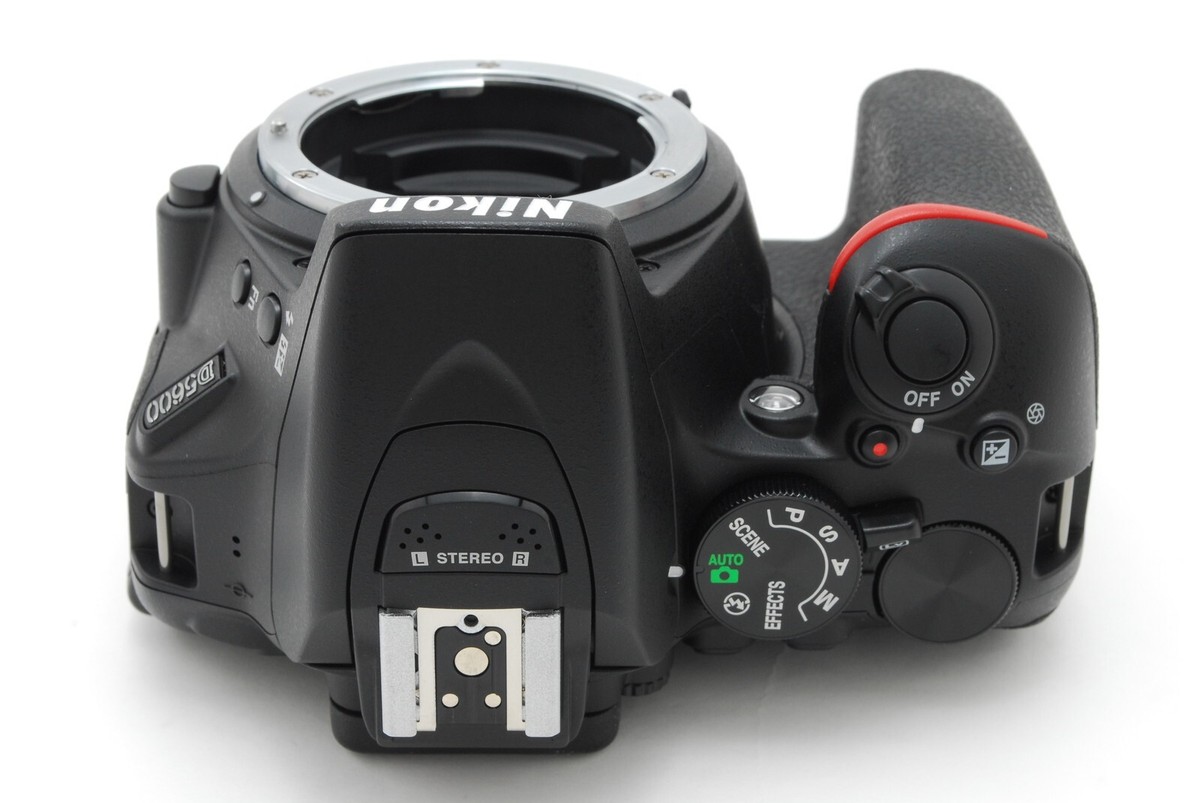 TOP MINT S/C201/boxed]Nikon D5600 DSLR Camera with 18-55mm