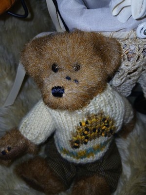 Boyds Bears 9'' Jointed Bear Retired 1990-98 #1364 Bear Wear Bee Clothing