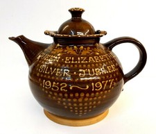 Large 'Silver Jubilee' Tea Pot / 1977 / Alan Frewin / Millhouse Pottery