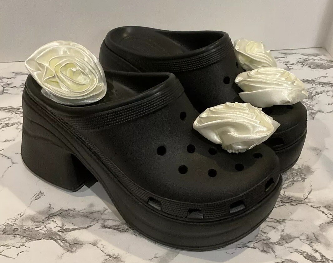 ★Crocs★Siren Rosette Clog★大人気★ Crocs SIREN ROSETTE CLOG Black Beetroot Size M4/W6-M9/W11